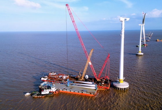 The First Two Wind Turbine Towers Rise Above the Waves – Soc Trang 7 Enters a New Phase of Acceleration