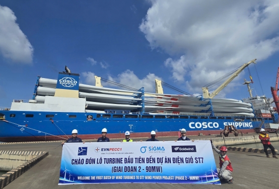 Khi những cánh quạt đầu tiên cập bến: Sóc Trăng 7 chính thức bước vào giai đoạn lắp đặt